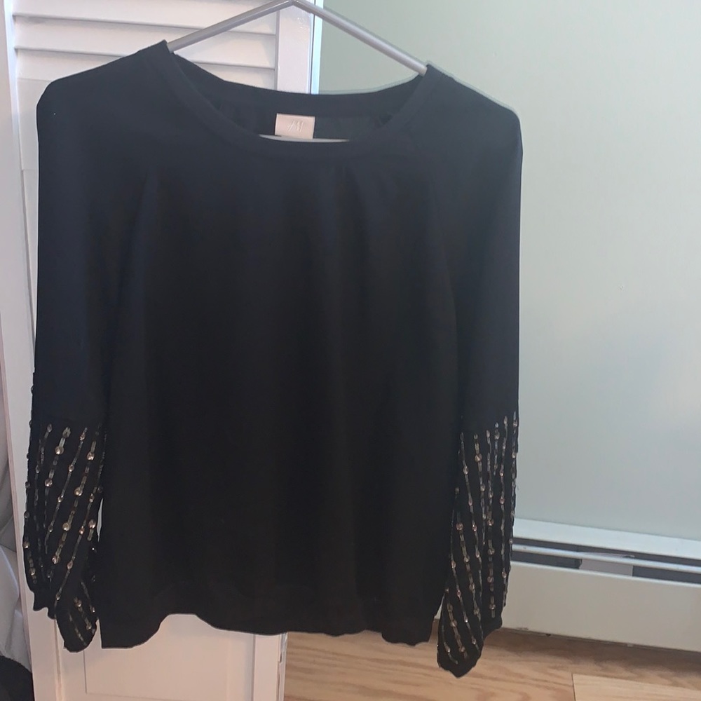 H&M Long Sleeve Black w/ designed sleeve